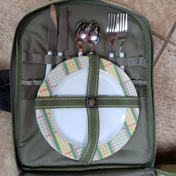 Picnic at Ascot Picnic for TWO! Olive Green - Picture 6 of 6